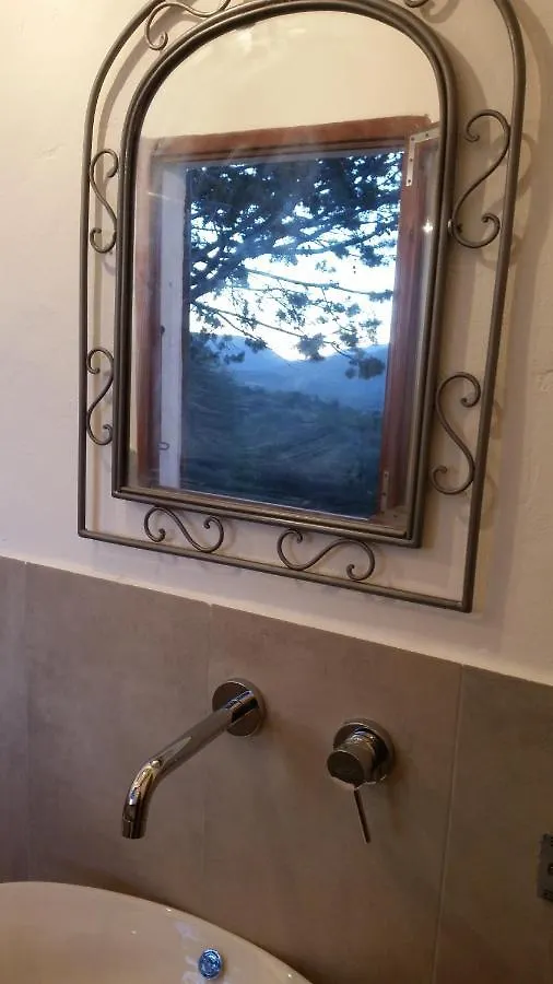 펜션 Delightful Cottage With Pool 몬테 페트로수